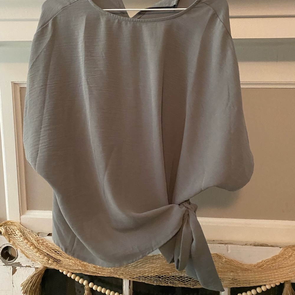 Boutique side tie shirt